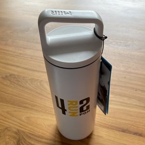 MiiR NWT 16 Oz water bottle white